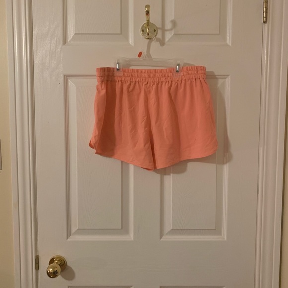 Aritzia TNA Pink Athletic Shorts - Picture 2 of 4